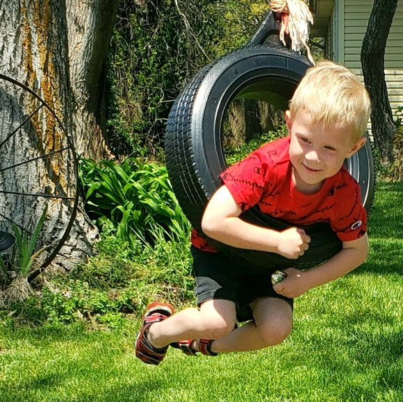 Meet your Posher, Alyssa - Picture 6 of 7